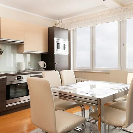 Comfortable 3City Apartment With Balcony By Noclegi Renters-3